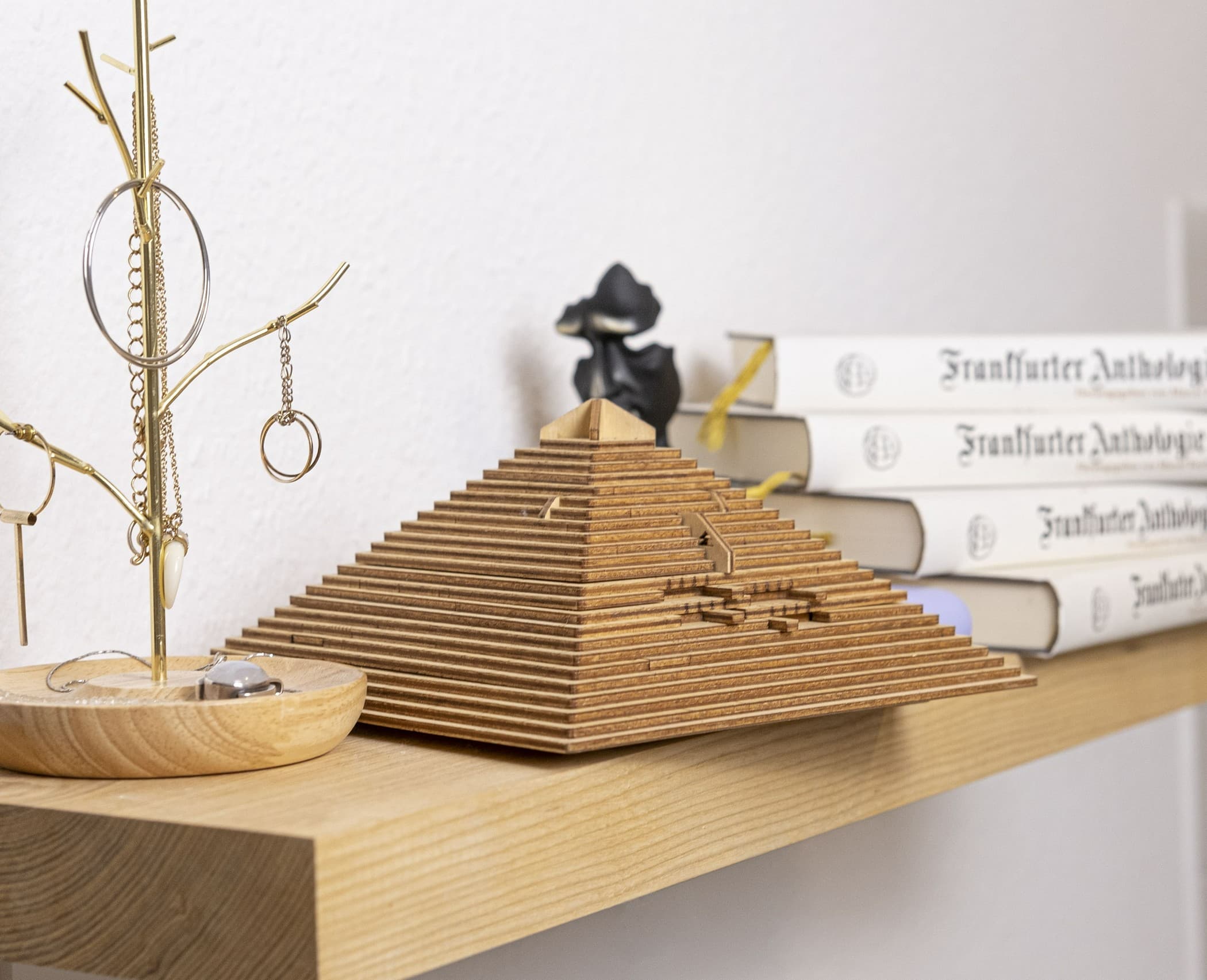 Immagini e foto di Quest Pyramid. ESC WELT.